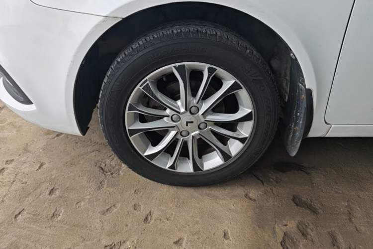 Used Geely Auto Vision 2015 1.5L Manual Elite Model Left Front Wheel Hub