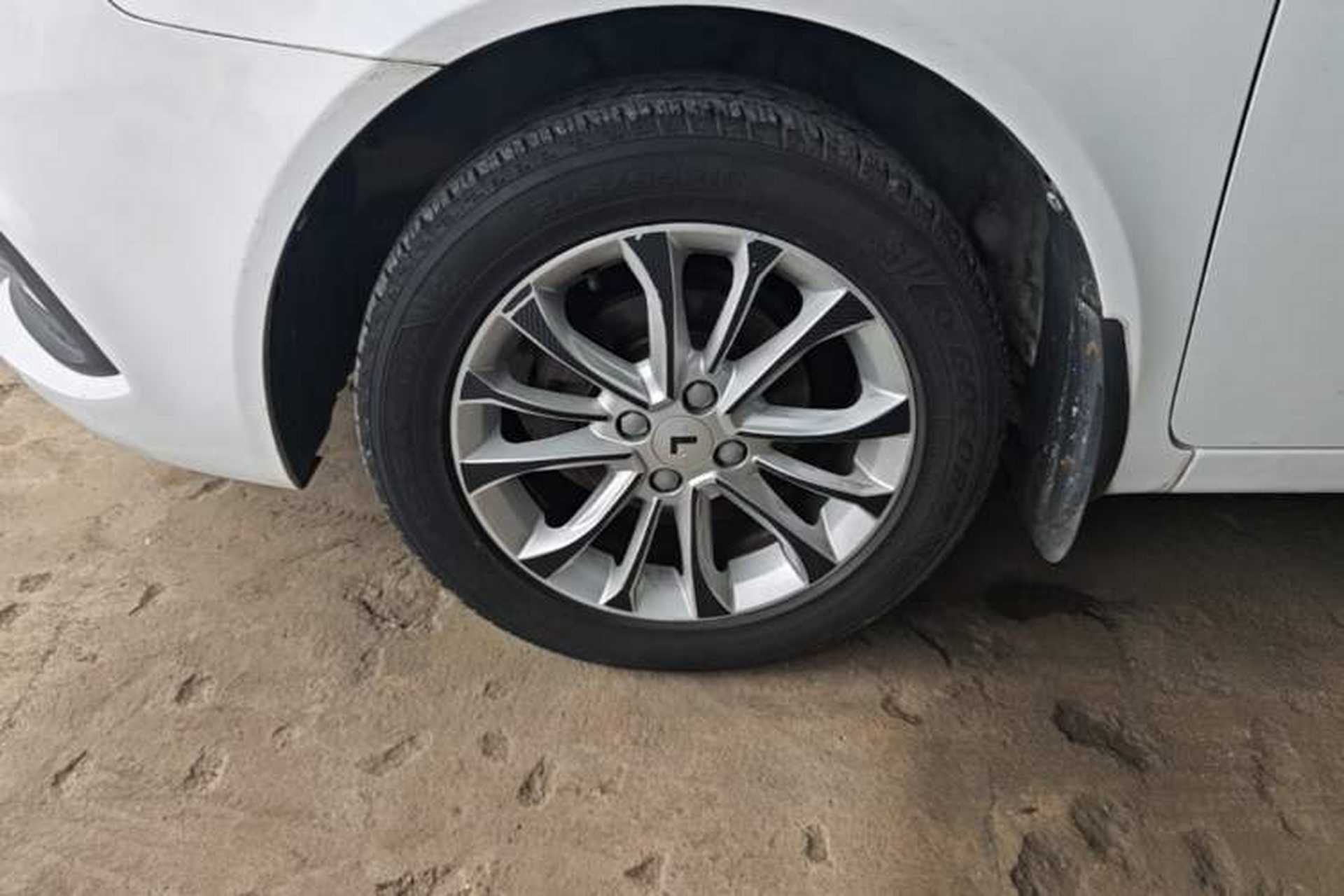 Used Geely Auto Vision 2015 1.5L Manual Elite Model Left Front Wheel Hub