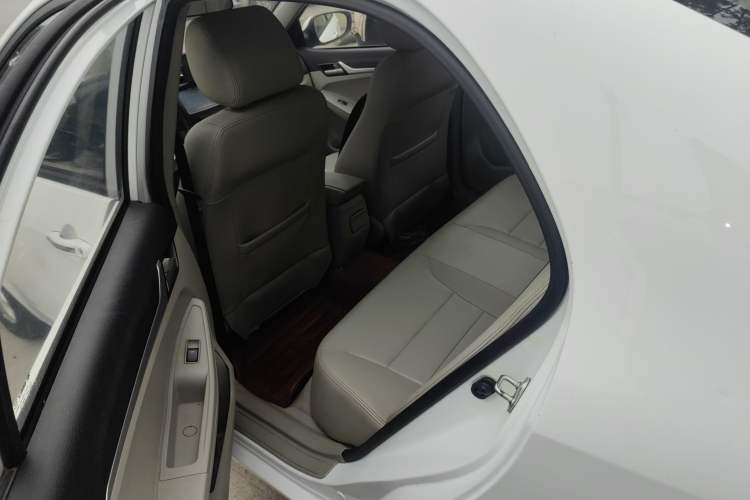 Used Geely Auto Vision 2015 1.5L Manual Entry-Level Model Left Rear Seat