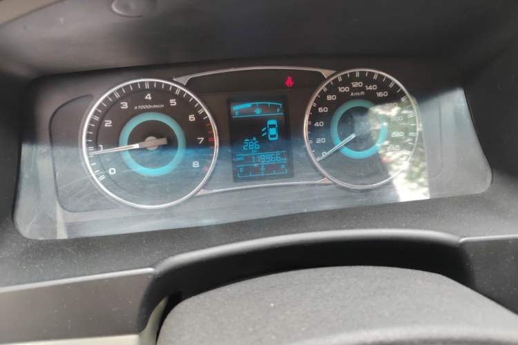 Used Geely Auto Vision 2015 1.5L Manual Happiness Edition Odometer Close Up
