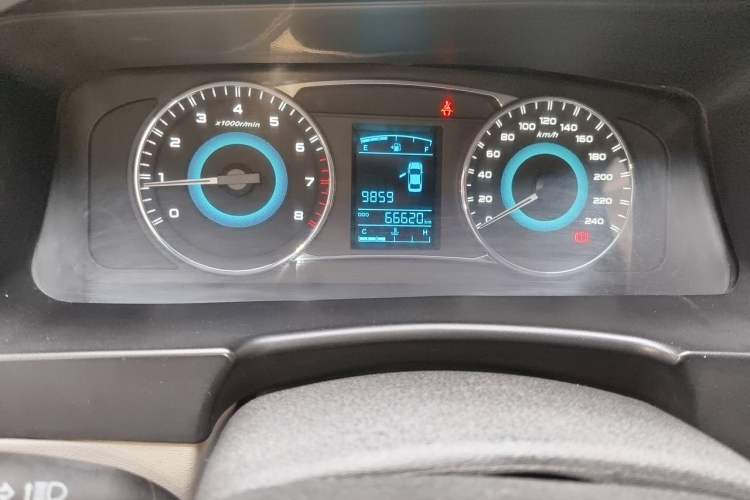 Used Geely Auto Vision 2015 1.5L Manual Elite Model Odometer Close Up