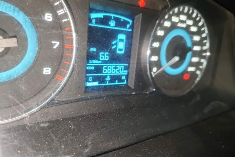 Used Geely Auto Vision 2015 1.5L Manual Entry-Level Model Odometer Close Up