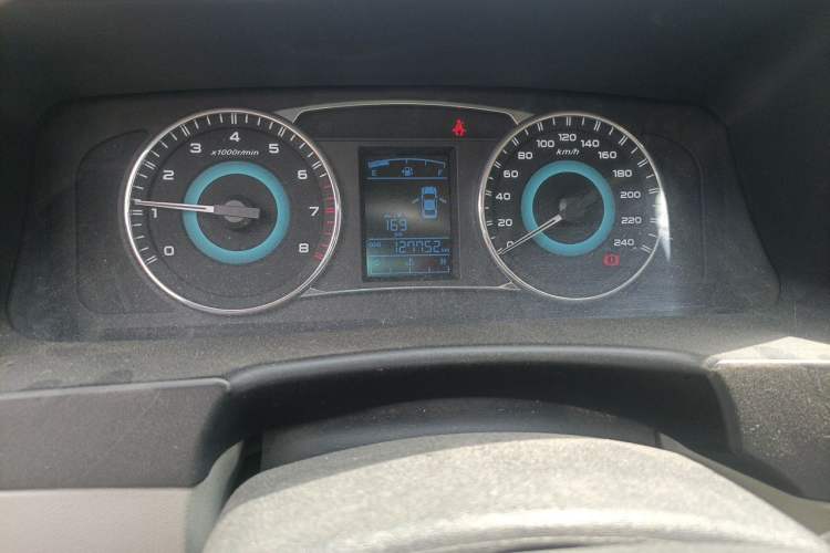 Used Geely Auto Vision 2015 1.5L Manual Happiness Edition Odometer Close Up