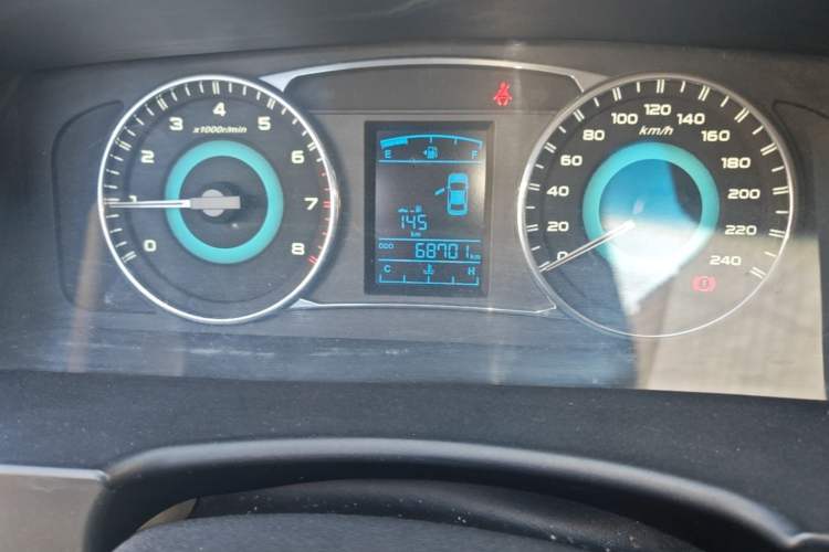 Used Geely Auto Vision 2015 1.5L Manual Elite Model Odometer Close Up