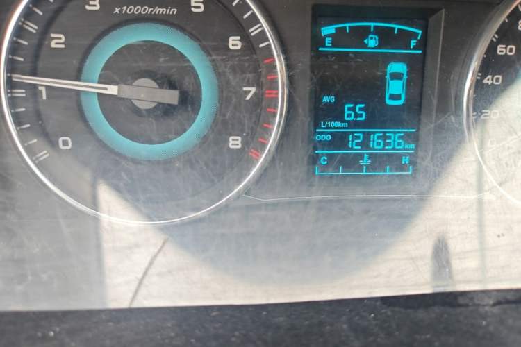 Used Geely Auto Vision 2015 1.5L Manual Elite Model Odometer Close Up