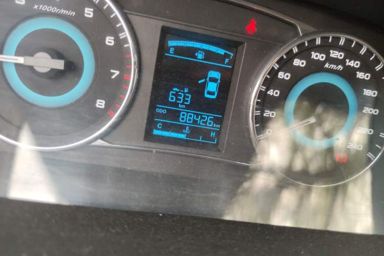 Used Geely Auto Vision 2015 1.5L Manual Entry-Level Model Odometer Close Up
