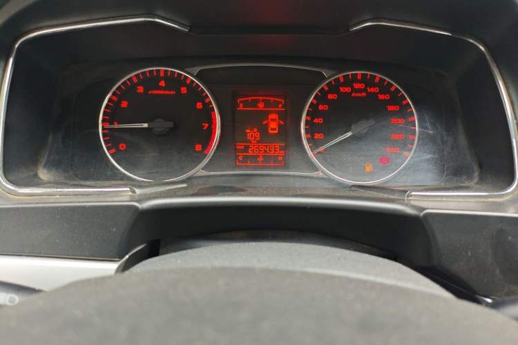 Used Geely Auto Vision 2015 1.5L Manual Happiness Edition Odometer Close Up