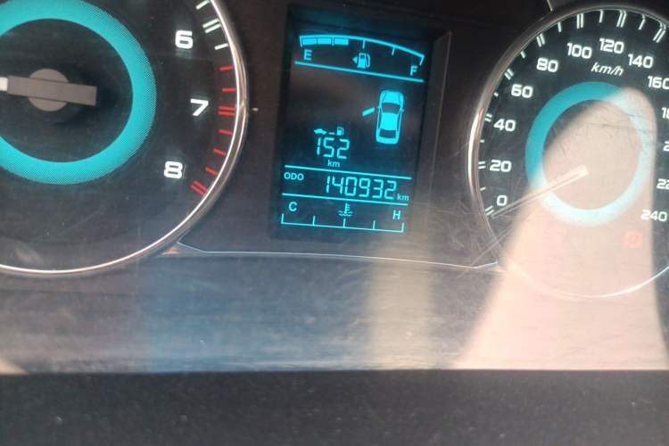 Used Geely Auto Vision 2015 1.5L Manual Happiness Edition Odometer Close Up
