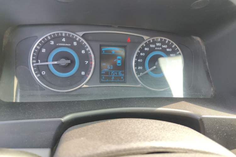 Used Geely Auto Vision 2015 1.3T Manual Luxury Model Odometer Close Up
