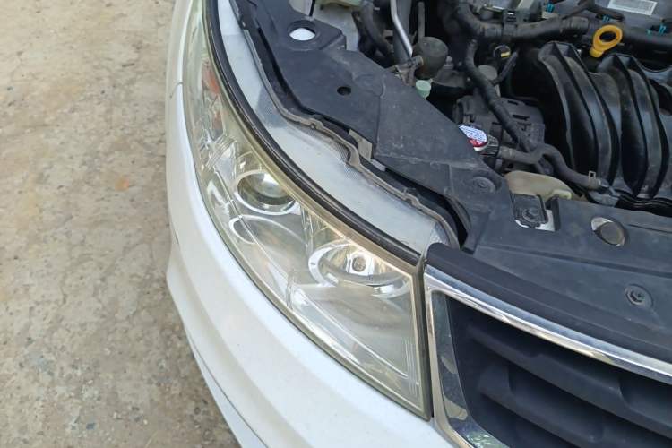 Used Geely Auto Vision 2015 1.5L Manual Elite Model Right Front Headlight