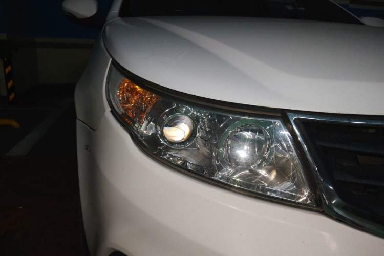 Used Geely Auto Vision 2015 1.5L Manual Elite Model Right Front Headlight