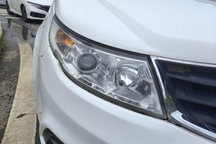 Used Geely Auto Vision 2015 1.5L Manual Elite Model Right Front Headlight