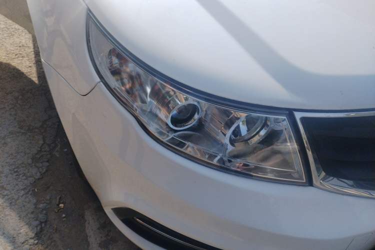 Used Geely Auto Vision 2015 1.5L Manual Elite Model Right Front Headlight