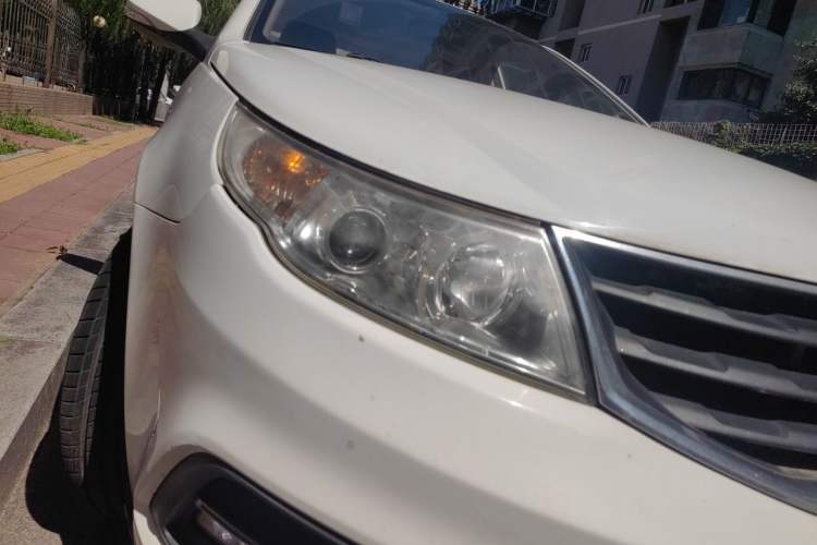 Used Geely Auto Vision 2015 1.5L Manual Elite Model Right Front Headlight
