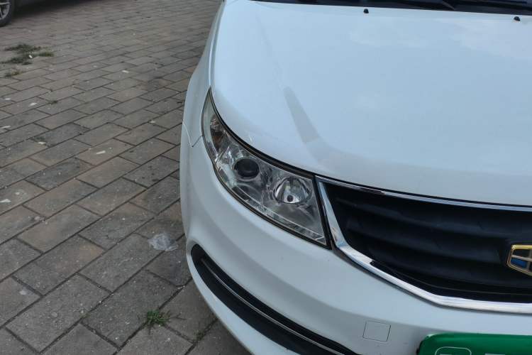 Used Geely Auto Vision 2015 1.5L Manual Elite Model Right Front Headlight