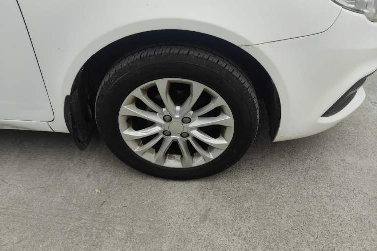 Used Geely Auto Vision 2015 1.5L Manual Entry-Level Model Right Front Wheel Hub