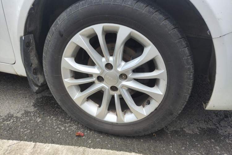 Used Geely Auto Vision 2015 1.5L Manual Elite Model Right Front Wheel Hub