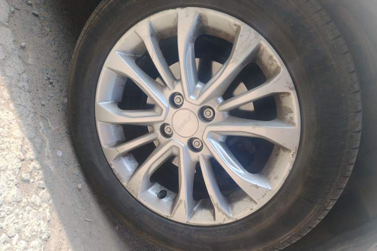 Used Geely Auto Vision 2015 1.5L Manual Elite Model Right Front Wheel Hub