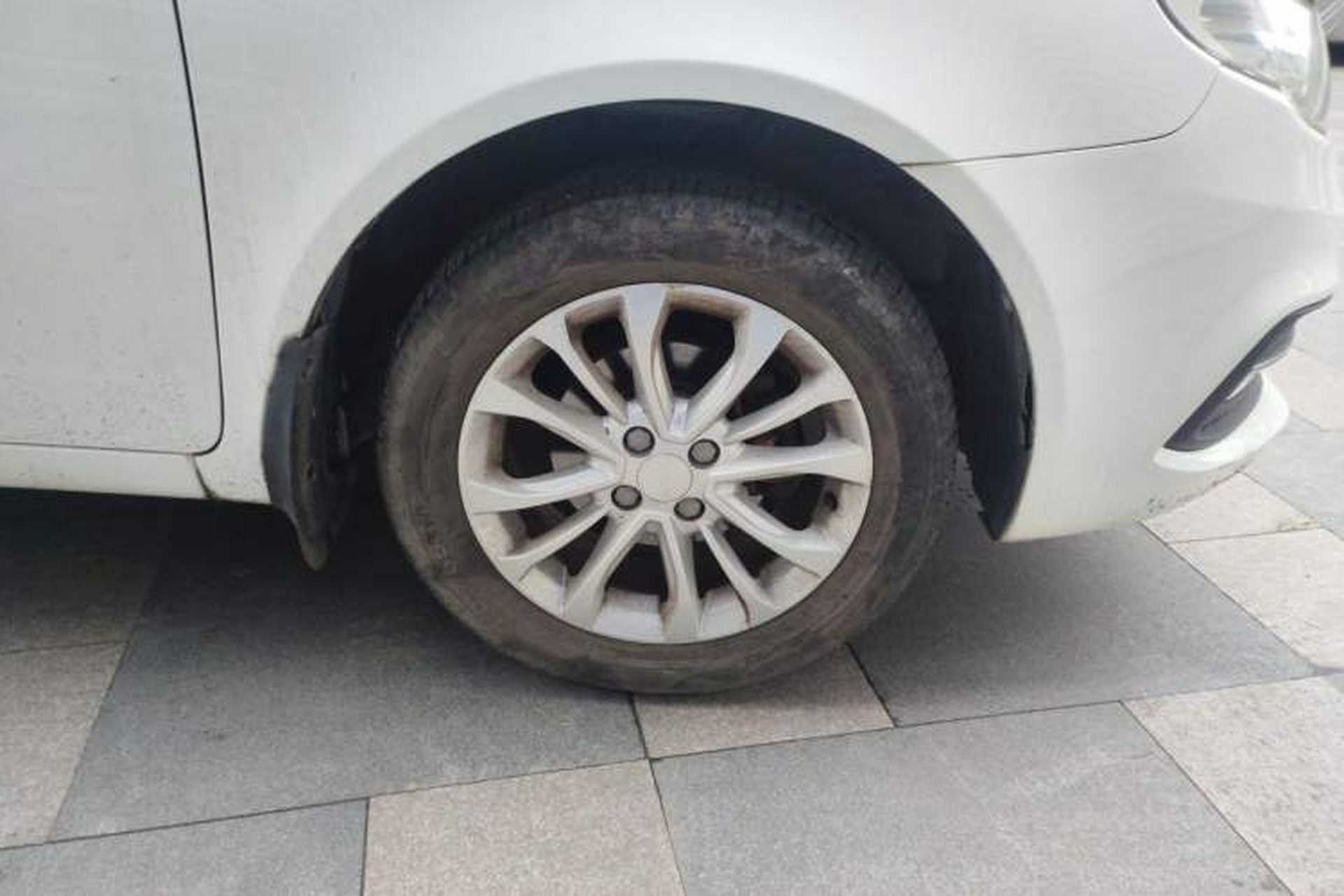 Used Geely Auto Vision 2015 1.5L Manual Elite Model Right Front Wheel Hub