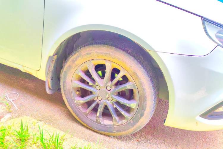 Used Geely Auto Vision 2015 1.5L Manual Elite Model Right Front Wheel Hub