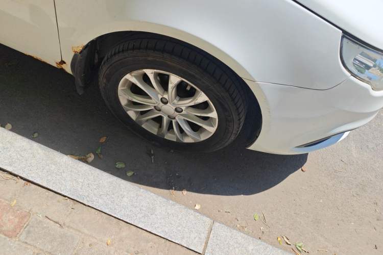 Used Geely Auto Vision 2015 1.5L Manual Elite Model Right Front Wheel Hub