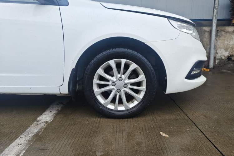 Used Geely Auto Vision 2015 1.5L Manual Elite Model Right Front Wheel Hub
