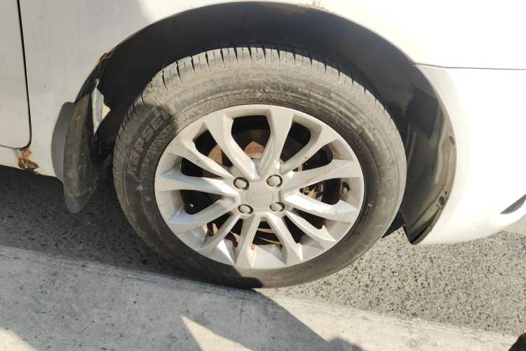 Used Geely Auto Vision 2015 1.5L Manual Elite Model Right Front Wheel Hub