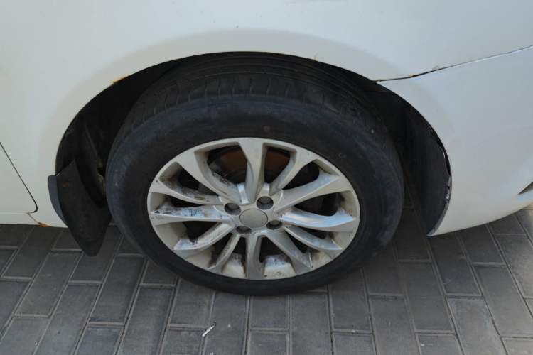 Used Geely Auto Vision 2015 1.5L Manual Elite Model Right Front Wheel Hub