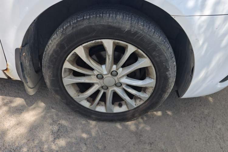 Used Geely Auto Vision 2015 1.5L Manual Elite Model Right Front Wheel Hub