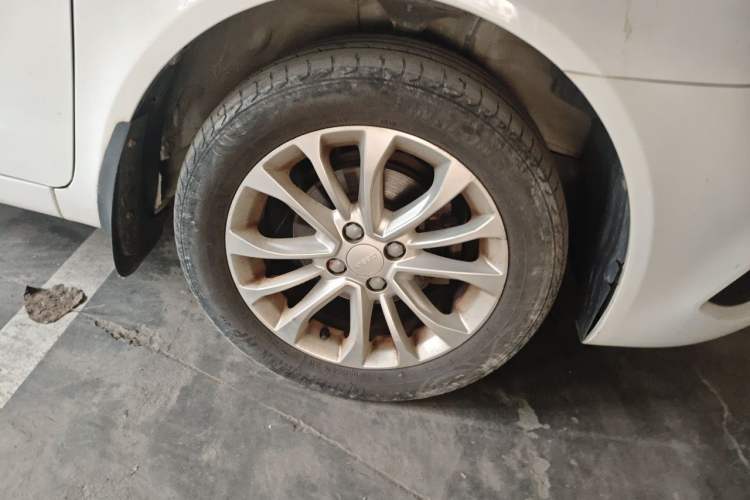 Used Geely Auto Vision 2015 1.5L Manual Happiness Edition Right Front Wheel Hub
