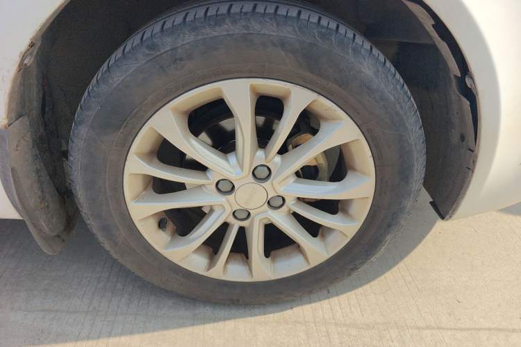 Used Geely Auto Vision 2015 1.5L Manual Elite Model Right Front Wheel Hub