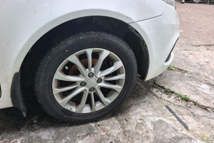 Used Geely Auto Vision 2015 1.5L Manual Elite Model Right Front Wheel Hub