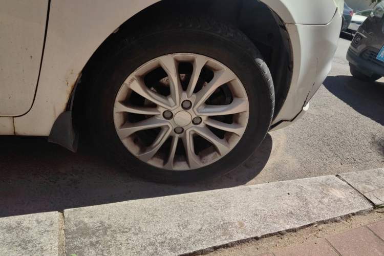 Used Geely Auto Vision 2015 1.5L Manual Elite Model Right Front Wheel Hub