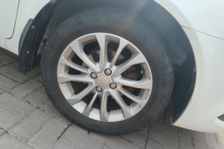 Used Geely Auto Vision 2015 1.5L Manual Elite Model Right Front Wheel Hub