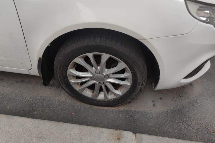 Used Geely Auto Vision 2015 1.5L Manual Happiness Edition Right Front Wheel Hub