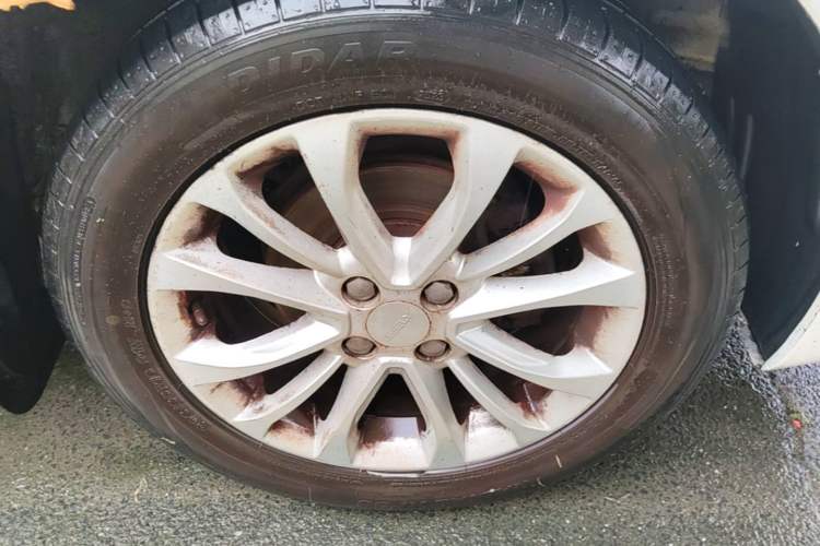 Used Geely Auto Vision 2015 1.5L Manual Elite Model Right Front Wheel Hub