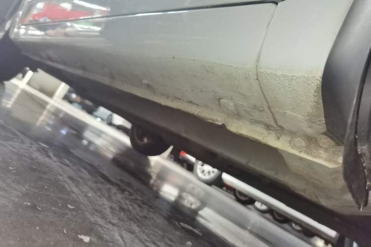 Used Geely Auto Vision 2015 1.5L Manual Elite Model Right Side Sill