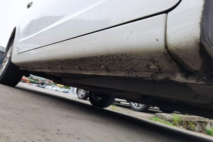 Used Geely Auto Vision 2015 1.5L Manual Elite Model Right Side Sill