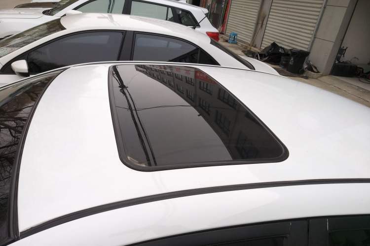 Used Geely Auto Vision 2015 1.5L Manual Happiness Edition Roof