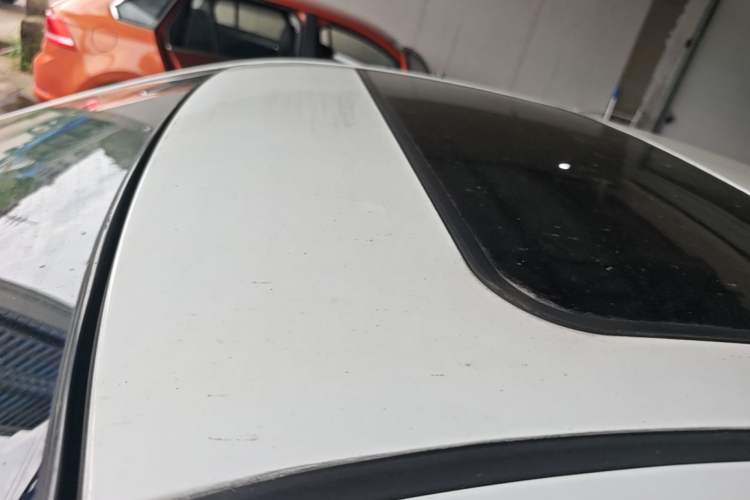 Used Geely Auto Vision 2015 1.5L Manual Elite Model Roof