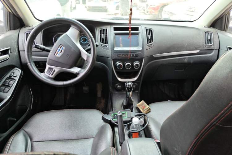 Used Geely Auto Vision 2015 1.5L Manual Happiness Edition Center Console