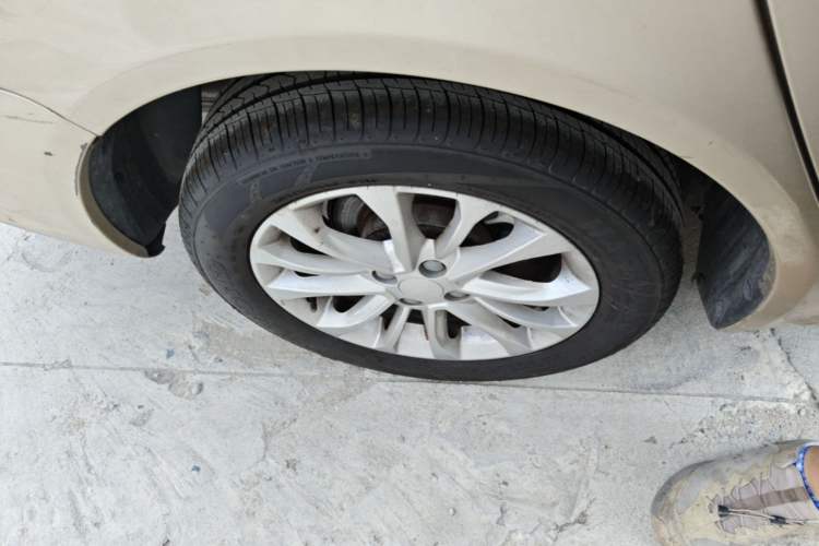 Used Geely Auto Vision 2015 1.5L Manual Happiness Edition Exterior 5