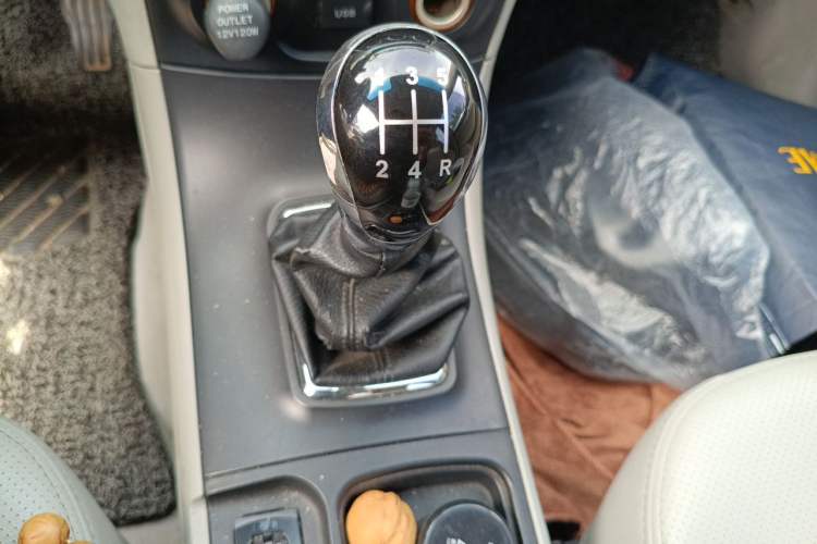 Used Geely Auto Vision 2015 1.5L Manual Elite Model Gear Lever