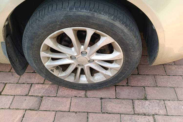 Used Geely Auto Vision 2015 1.5L Manual Elite Model Right Front Wheel Hub