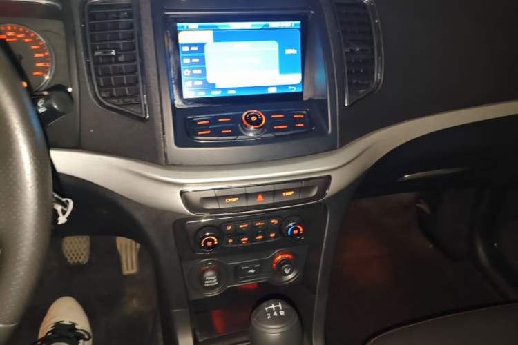 Used Geely Auto Vision 2016 1.5L Manual Happiness Edition Audio And AC Panel