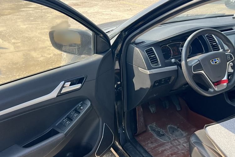 Used Geely Auto Vision 2016 1.5L Manual Happiness Edition Interior 5
