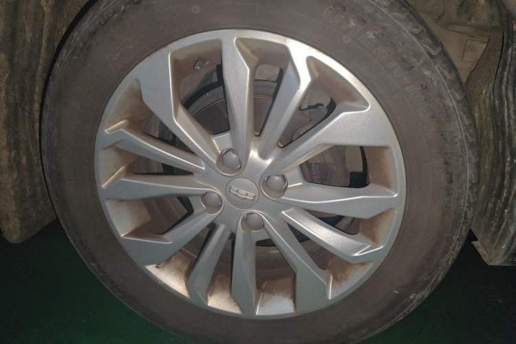 Used Geely Auto Vision 2016 1.5L Automatic Happiness Edition Right Front Wheel Hub