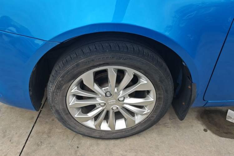 Used Geely Auto Vision 2016 1.5L Automatic Happiness Edition Left Front Wheel Hub