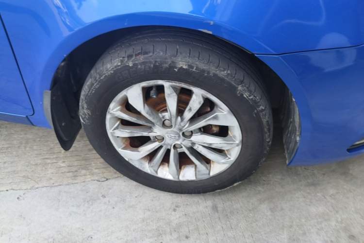 Used Geely Auto Vision 2016 1.5L Automatic Happiness Edition Right Front Wheel Hub
