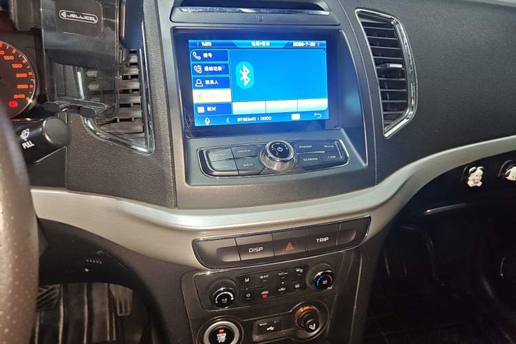 Used Geely Auto Vision 2016 1.5L Automatic Happiness Edition Audio And AC Panel